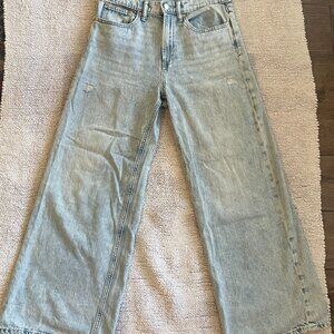 Gap wide-leg high-rise light wash jeans